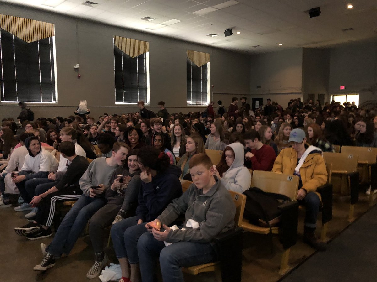 Today we hosted Think Fast and held a school wide assembly to talk about safe driving! It included a fun game over distracted driving facts.📈📊🚘