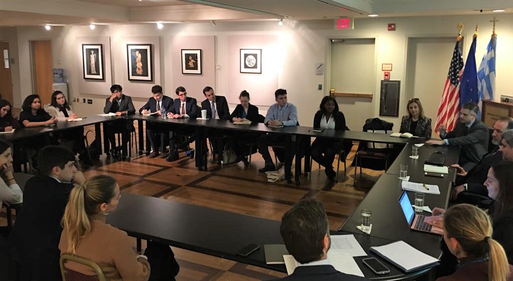 GreeceInUSA's tweet photo. Great to host today a group of students from the Center for European Studies, @Harvard University. The Embassy’s diplomatic staff was very pleased to brief the group on recent trends of #USA-#Greece relations. @EuropeAtHarvard @HellenicStudies #HellenicStudies https://t.co/ka3tWIk7Pj