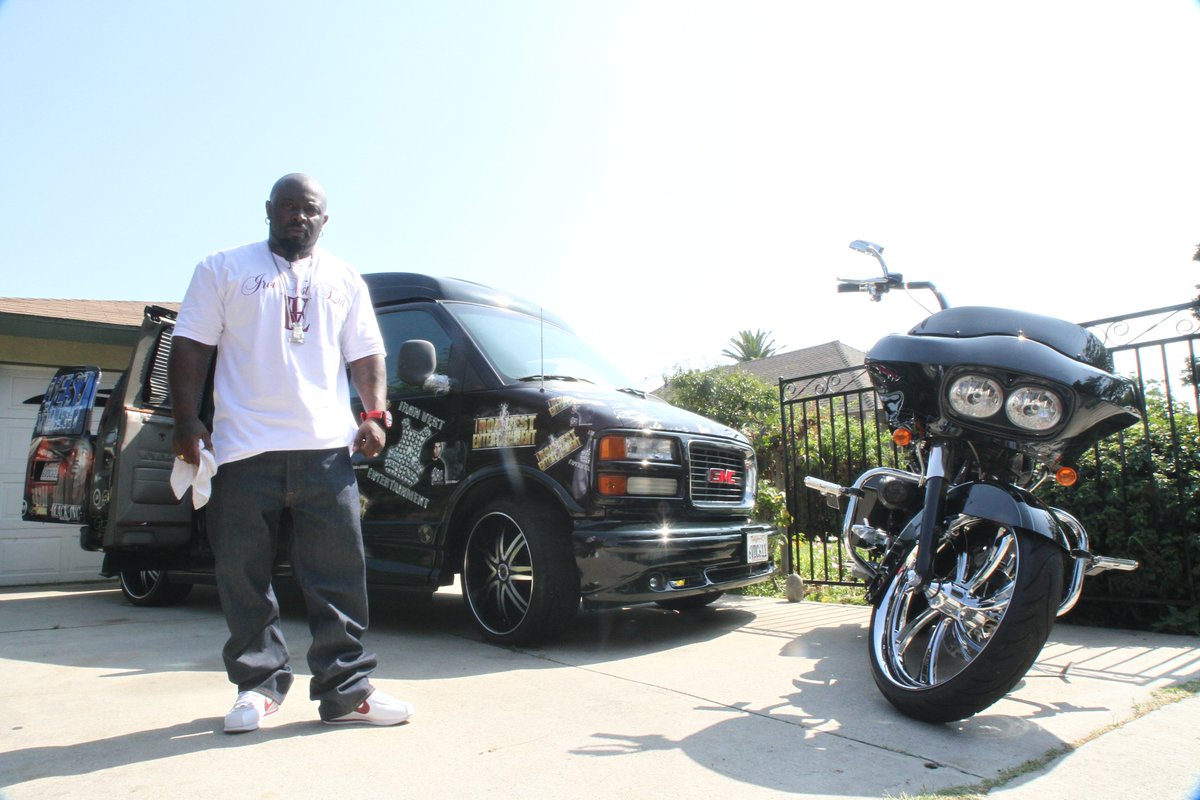 IronVestEnt's tweet photo. https://t.co/Hr2HTKpmph #SUBSCRIBE  @BiggHurra DROPPING VIDEO AFTER VIDEO 
#hipjop 
#rap
#tapin https://t.co/48wLP9Bhba