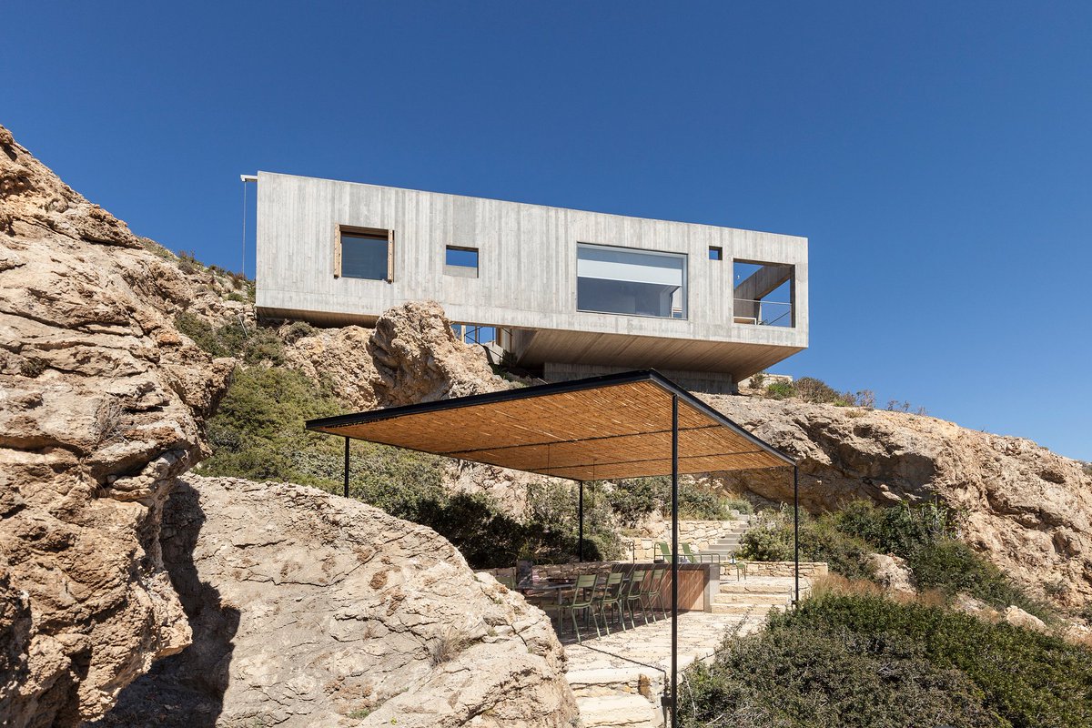 Patio House (Karpathos, Greece) by OOAK ArchitectsImages by Yiorgos Kordakis & Åke Eson Lindman