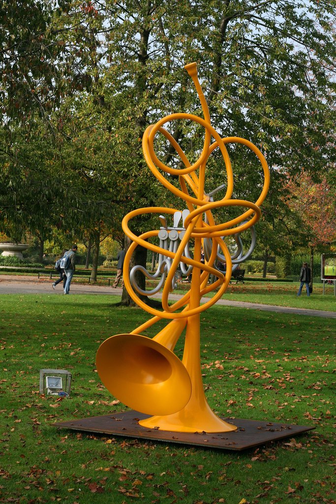 LisaEmrich's tweet photo. Sometimes my emotions can seem as twisted as this horn! Let’s talk it — “Depression and MS” — in a live chat tomorrow Thursday (Jan 23) on the MS Buddy app. Download the free app at https://t.co/SFilA4mi7r and check in at 4 pm EST to join the conversation! #WeHaveMS #TalkMS https://t.co/2Pv94aSI2k