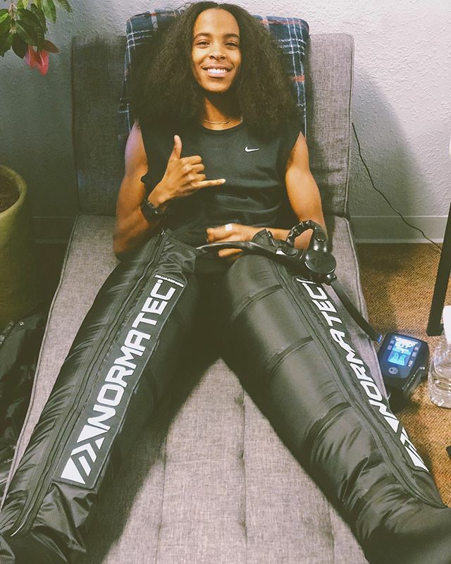 thecryofactor's tweet photo. Sydney recovers after practice everyday with Whole Body Cryotherapy and Compression Therapy @thecryofactor ❄️💪🏼 https://t.co/3fVYILk6nC https://t.co/v9ogkqKvG9