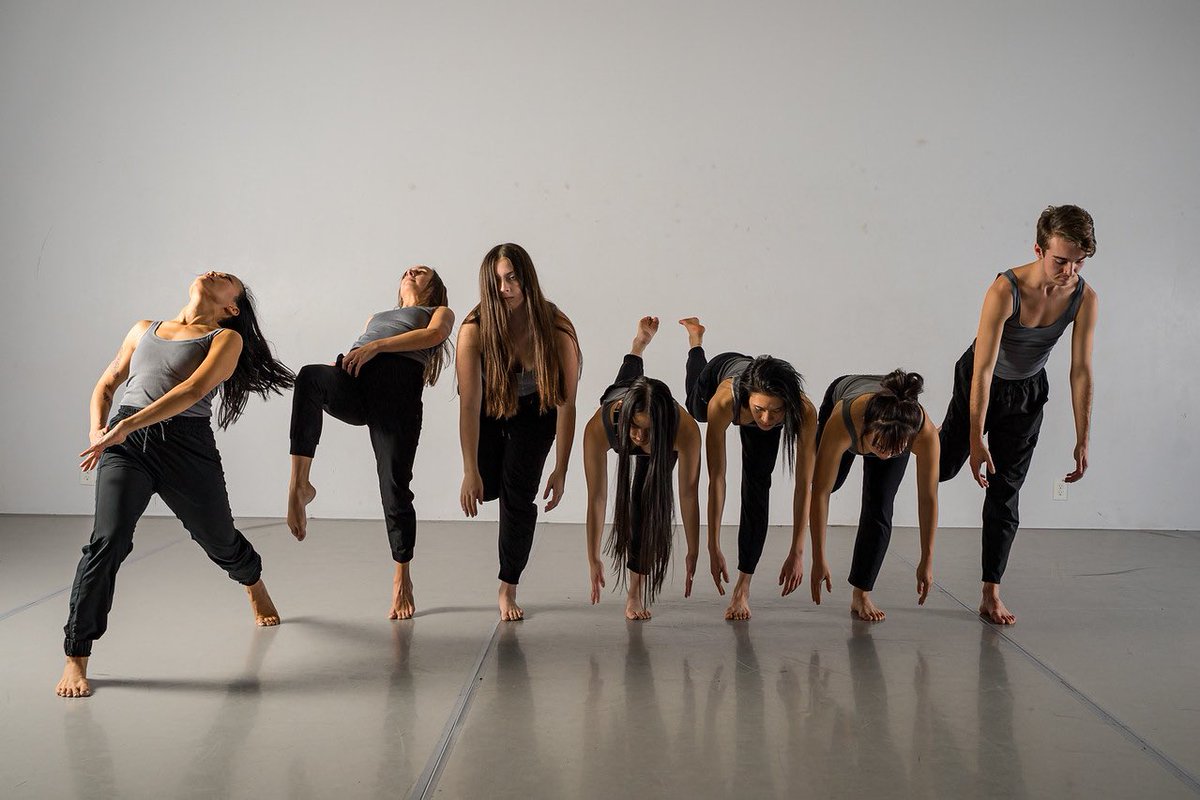 doredanceco's tweet photo. Company photoshoot with the one and only @jazzyphoto ❤️👏🏼 and @amy_j_lambert 💃🏻 they look pretty darn beautiful HUH?!? 😍 so excited to share with you Seattle this new work!! LINK IN MY BIO FOR TICKETS! Hope to see you all there! ❤️ https://t.co/sj0N63PGQT