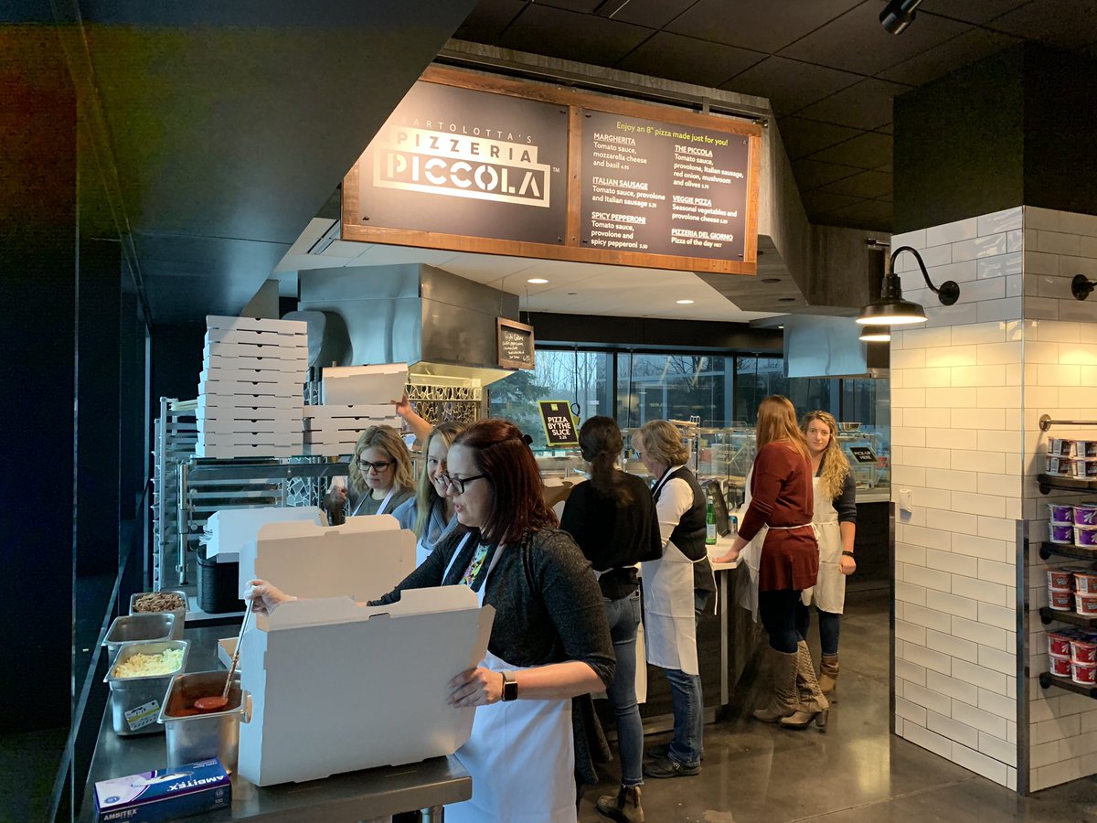 JasonKelroy's tweet photo. Team Legal making “do it yourself” take-home pizzas.  #DontQuitYourDayJobs #LegalRocks #LifeAtKohls https://t.co/o8IV4KTQCu