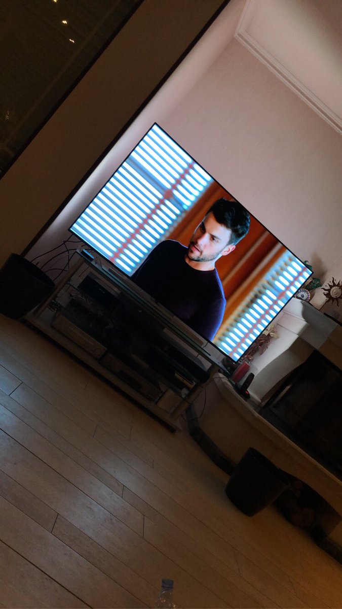 zaynbtlouis's tweet photo. my mom is binging htgawm while i’m streaming iris @RestingPlatypus you’re everywhere and i love it #IrisStreamingParty https://t.co/OrlPh1wLCs