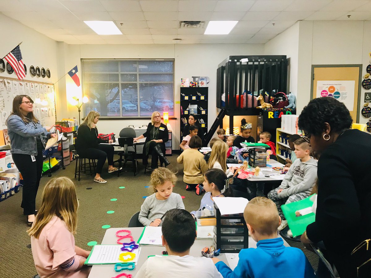 ATeachMoore's tweet image. Our team @eprayzorelem loved learning and sharing with  @MrsKVaughan during our writing megalab today.  Although we covered a lot of valuable information, we really focused on conferring. @dentonisd @One_and_Ready #DentonISDDelivers #Moorefunlearninginfirst  #AlwayslearningMoore