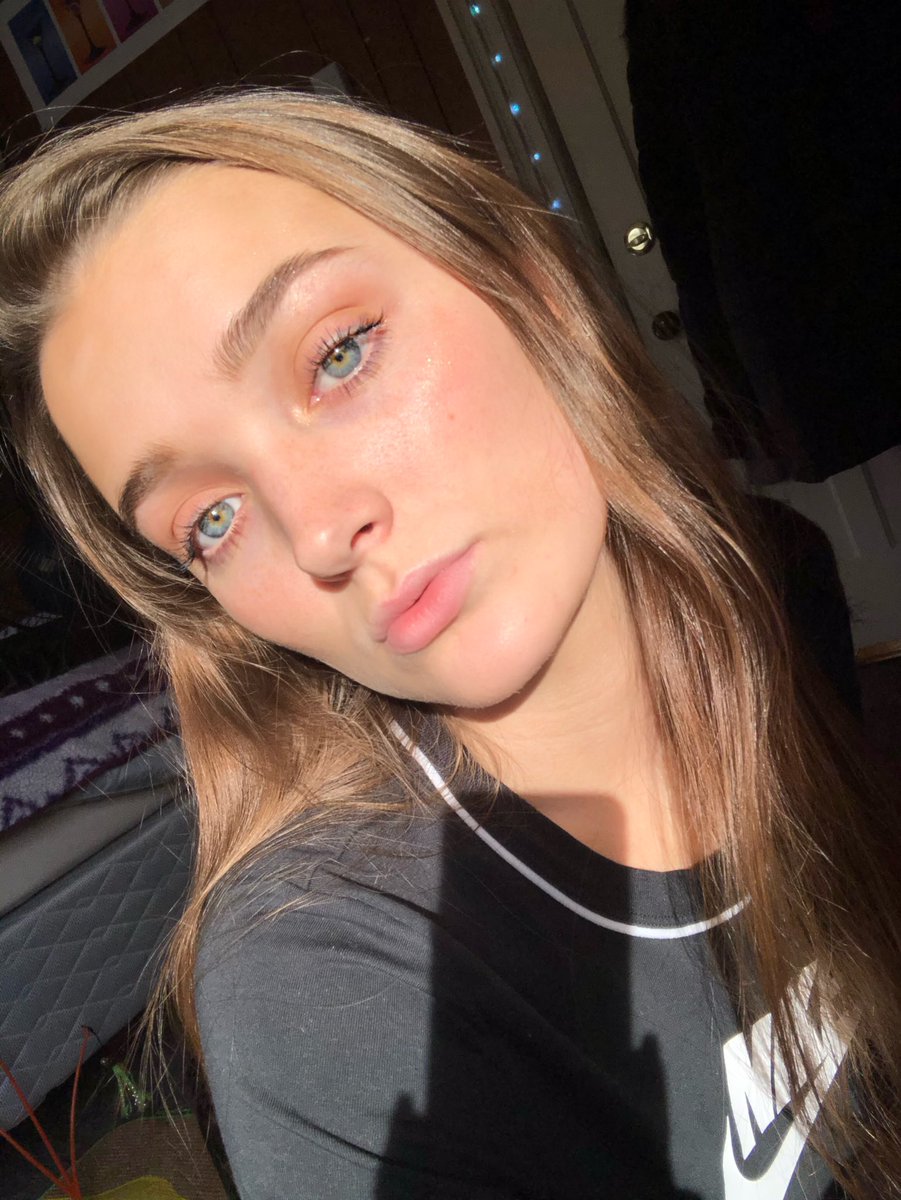 dellaanneeyy's tweet photo. @Nike https://t.co/hw4rh34oUg