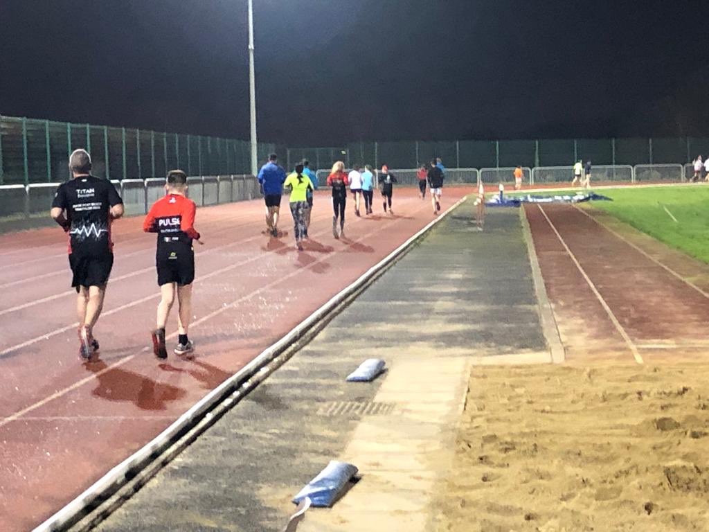 PulseTriClub's tweet image. #trackwednesday continues this week with big numbers in attendance! 10x1min as hard as you can go 🙈always easier to do these sessions with a group! another super session from our coach Ciat! Our track sessions are accessible for all abilities. Everything is done at your own pace