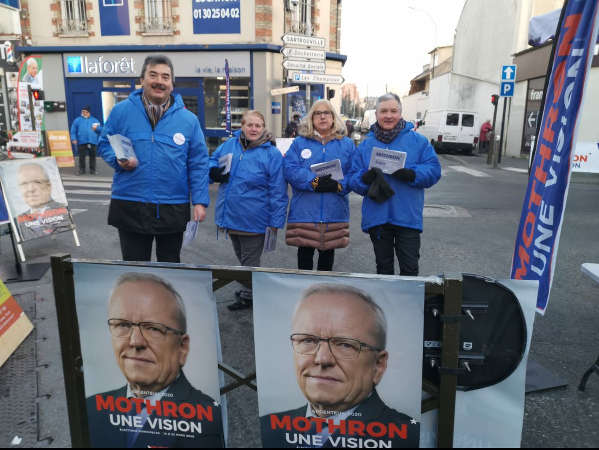 XavierPERICAT's tweet photo. Retour en images sur une sympathique matinée de mobilisation pour @GMothron et son équipe avec la distribution de l'#Acte4 de notre bilan : #ArgenteuilVilleAttractive !  @Mothron1Vision #mothron2020 https://t.co/F22G6lHyrH