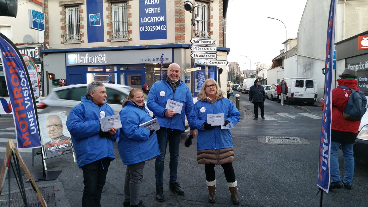 XavierPERICAT's tweet photo. Retour en images sur une sympathique matinée de mobilisation pour @GMothron et son équipe avec la distribution de l'#Acte4 de notre bilan : #ArgenteuilVilleAttractive !  @Mothron1Vision #mothron2020 https://t.co/F22G6lHyrH