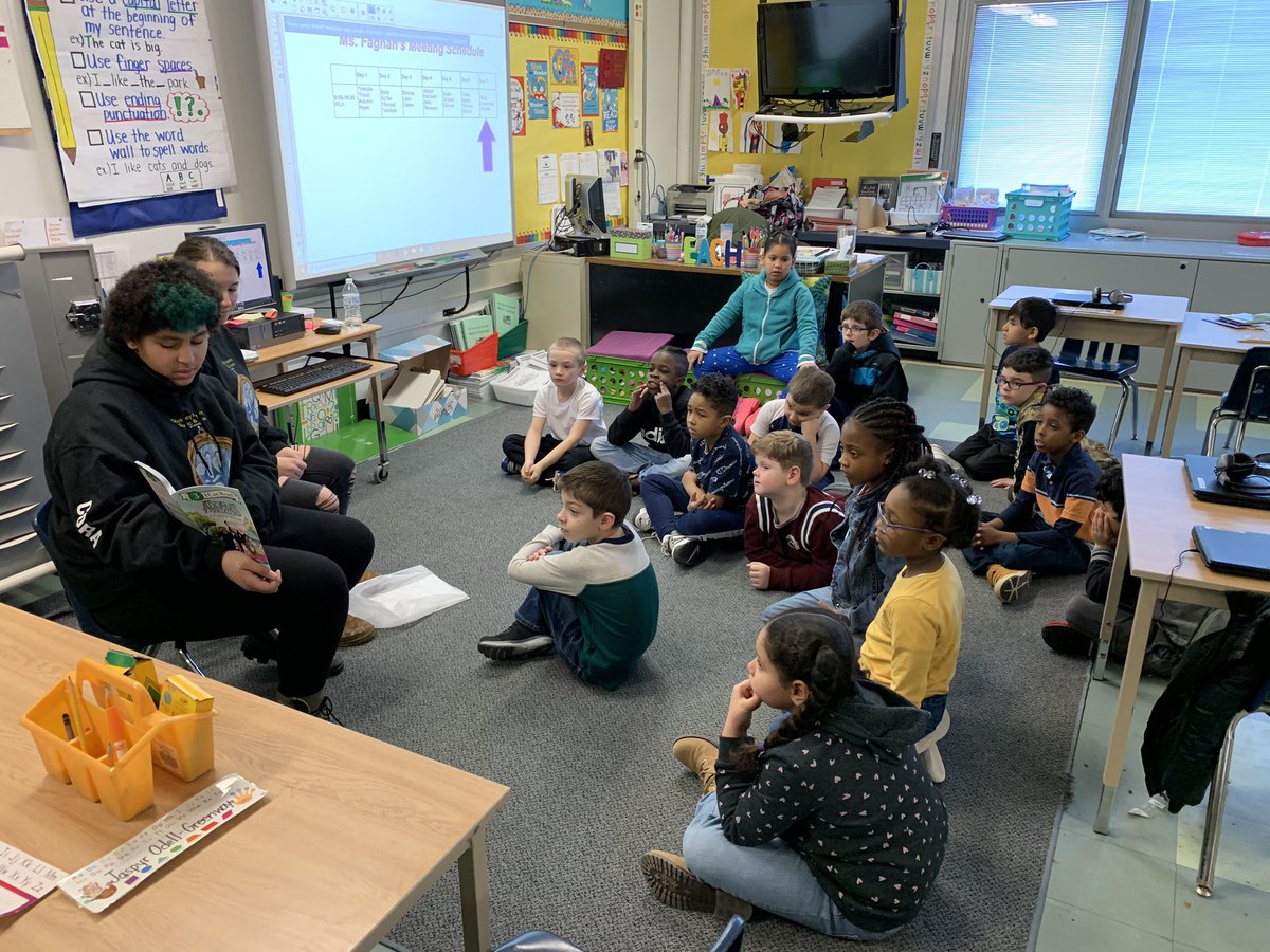 PicconeDanielle's tweet image. Thank you to the  @GreeceOdyssey students who came in to read to our class today.  Looking forward to seeing your upcoming performance of The Addams Family!  @WestRidgeGreece