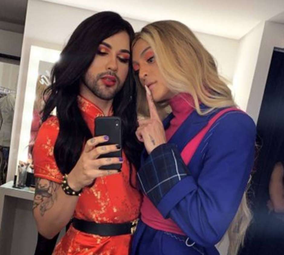 TerraGameOn's tweet photo. @pabllovittar e @samiraclose disputam partida de 'Call of Duty' ao vivo às 19h https://t.co/STWBokQbw2 #TerraGames https://t.co/MXtQSqGroE