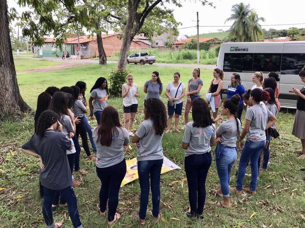 Deze week ben ik, als ambassadeur van Plan International, samen met mijn familie, in Brazilië om projecten te bezoeken. Mooie ontmoetingen, maar ook schrijnende gevallen waarbij Plan probeert meisjes een betere toekomst te bieden. Bijzonder dat ik hier iets aan kan bijdragen.