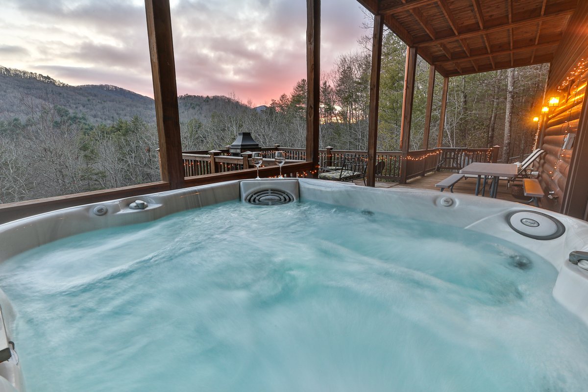 BlueSky CabinRentals tweet media