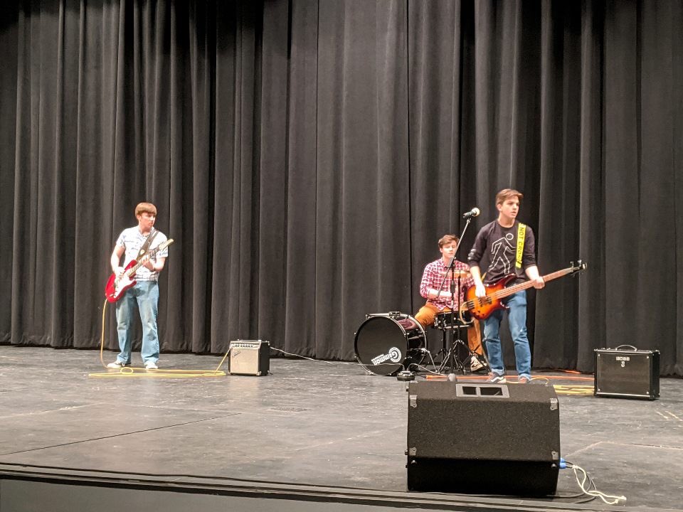 HEY TWHS! Talent show tonight at 7pm! It’s free for students and $3 for adults! You won’t want to miss all of the amazing acts 🤩🙌🏻