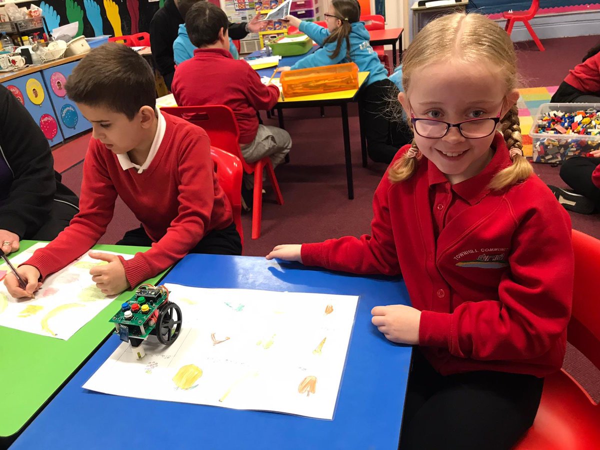 BubsyTownhill's tweet photo. Mrs Webb has brought back ‘Tino’ the robot 🤖 and he has been a huge hit with the class! We created our own ‘Fruit and Vegetable’ Mat and had to program Tino to reach a specific fruit or vegetable #thcict #thcstf #learningthroughict #ictisfun https://t.co/jZaEH44auq
