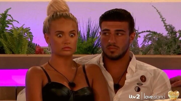 Canna_Lilies's tweet photo. That kiss wow #LoveIsland https://t.co/XnX3ZMzoyy