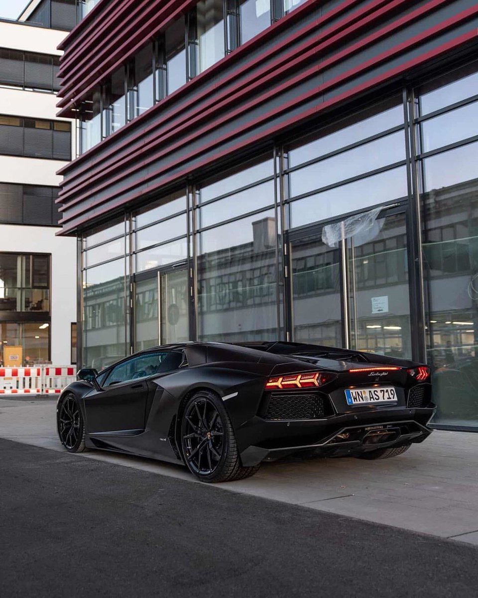 carpxrnpicx's tweet image. Aventador || ig: @/j.b_photography