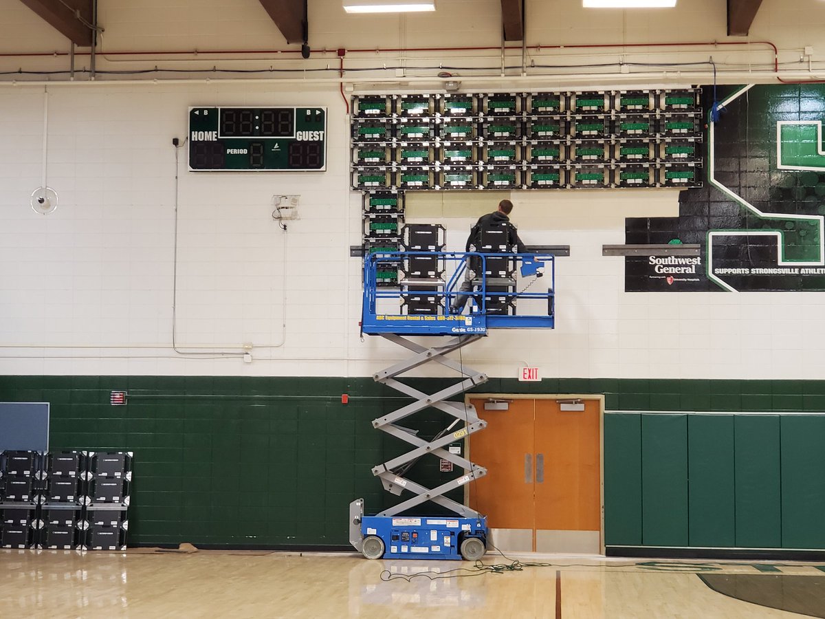Coach_Binkley's tweet image. Big day today. After two weeks of collaborative pre-installation work from @Strong_skills, #SHSCustodialCrew, #AthleticCustodians and the #StrongTech team, the new scoreboards are going up. Catch the Mustangs in action Friday night and Saturday to see them in action.