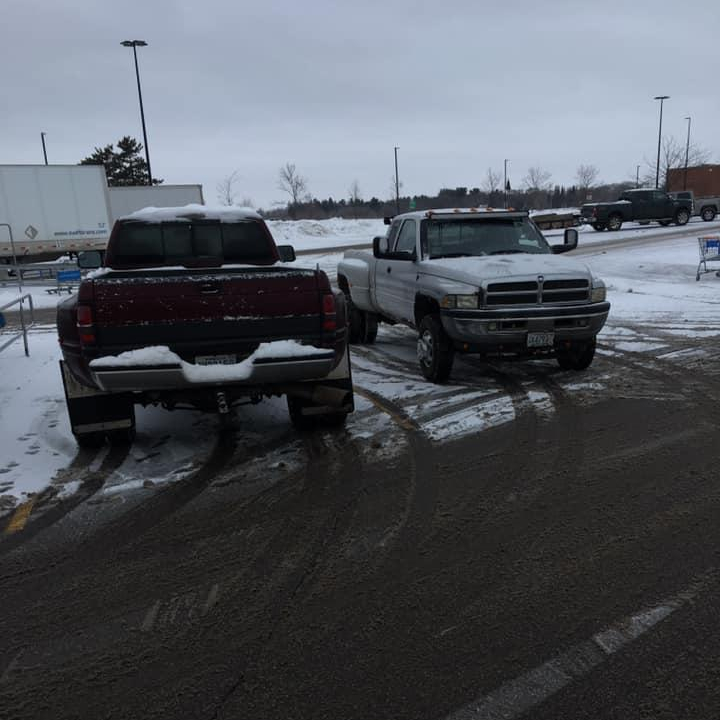 ShellRotella's tweet photo. This snowy sight is something we're familiar with this time of year which is why Tyler says "[#ShellRotella] T4 15-W40 in my 24v. I swear by this stuff, so does my truck" to keep him moving. Comment below with a photo for a chance to be featured on our pages! #RunsOnRotella https://t.co/8rwak1k0tK
