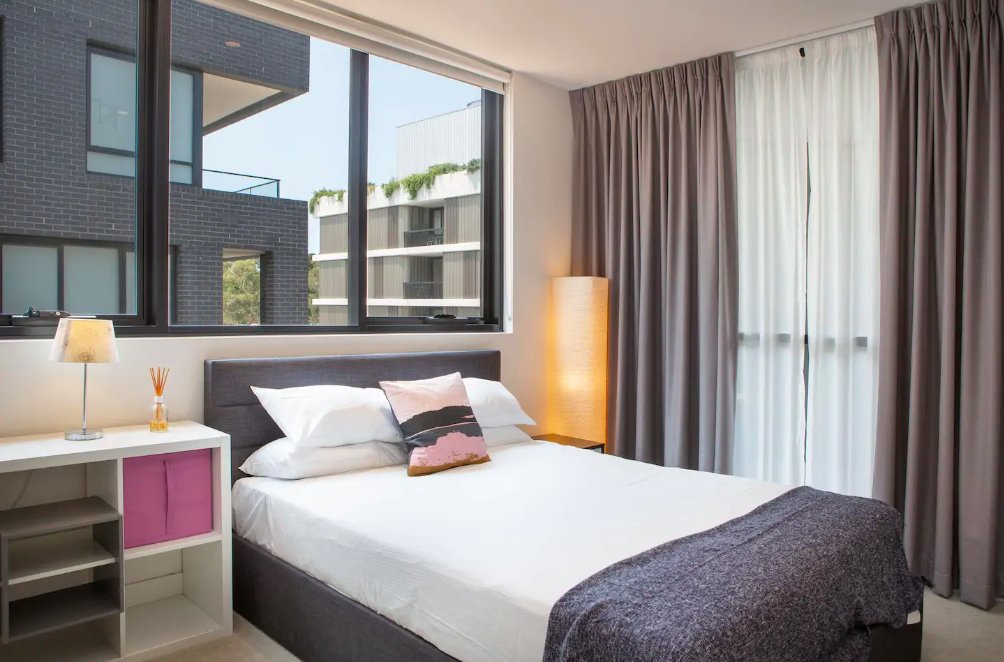 MadeComfyau's tweet image. Just listed! Located in one of Sydney’s most stunning neighbourhoods, this all-inclusive two-bedroom apartment is perfect for solo travellers or a small group looking to experience the best of Sydney. ✨

bit.ly/3aA5paC

#madecomfy #sydney #melbourne #brisbane #goldcoast