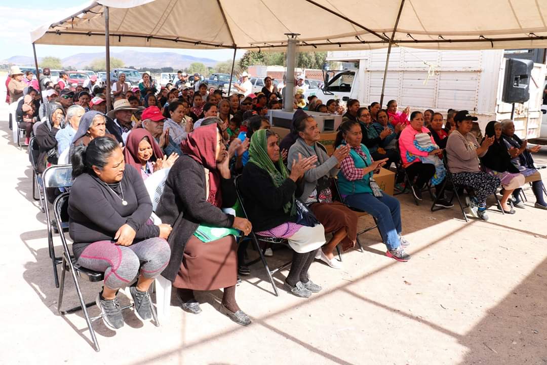 LaloMaldonadoSF's tweet photo. Visitamos las comunidades de Las Minas, Arrastres, Lequeitio y San Bartolo de Berrios donde entregamos fogones para beneficio de 609 familias de 40 localidades.
#SanFelipeesProgreso
#UnionTradicionyProgreso https://t.co/xKpH55aUEL