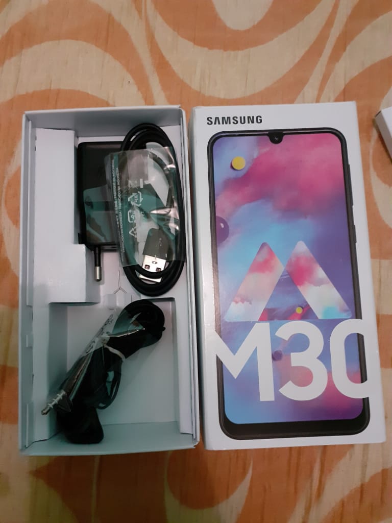 ttrealkeeyy's tweet photo. Twitter is magic. For sale SAMSUNG M30 2019, RAM 4GB full spek no cacat, no mines. Engga ada baret/lecet sama sekali. Barang mulus body licin. Harga 2jt nego sopan. (5bln pemakaian)
#tangerangcod
#TANGERANG
#jualhp
#butuhpegipegi https://t.co/ZBZbloxi6q