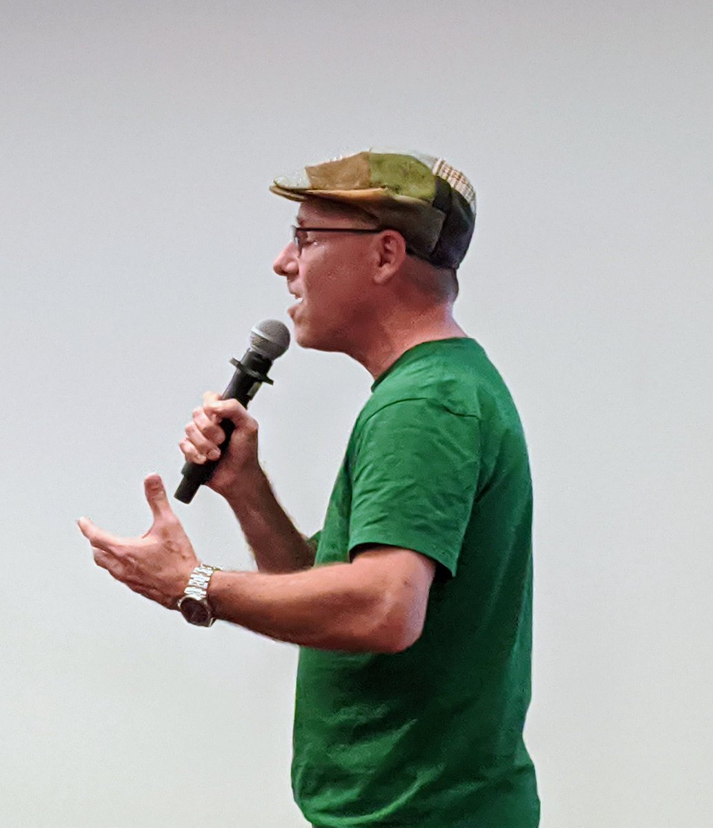 vanriper's tweet photo. And we're off with @goinggodotnet giving his introduction to #GoLang to a full house at our annual joint Silicon Valley #GDG/#JUG meetup https://t.co/2e9MF7BCve
