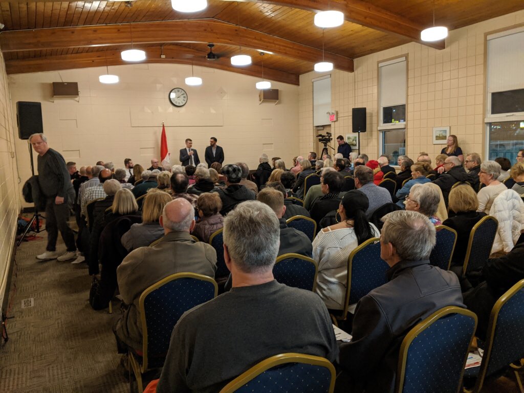 ChahalGeorge's tweet photo. Thank you @JeromyYYC and residents of Ward 11 for having me at your townhall at the Kingsland Community Centre. I had the opportunity to talk about the Public Safety Task Force and hear from residents about community safety issues. #yyc #yyccc #yycsafe #Workingtogether https://t.co/udDdeK5pes