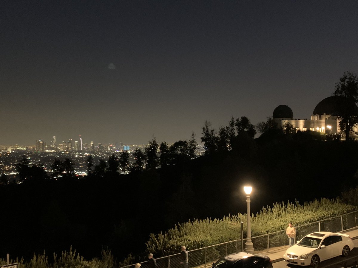 Jason_Disharoon's tweet photo. City lights and LA nights... #vacation #losangeles #hillsideviews https://t.co/mI1ZOoz6Rq