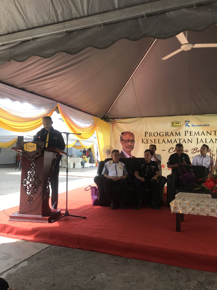ZTTCSFJ's tweet photo. #GongXiFaCai2020
Happy Chinese New Year 

Coffee Break @ FT08

Lokasi : Stesen Minyak Petronas
FT008 Jln Bentong - Gua Musang, Bentong, Phg

Ucapan perasmian oleh YBhg Dato’ Hj Othman Bin Nordin, Pengarah JKR Negeri Pahang https://t.co/FerVxXb8IM