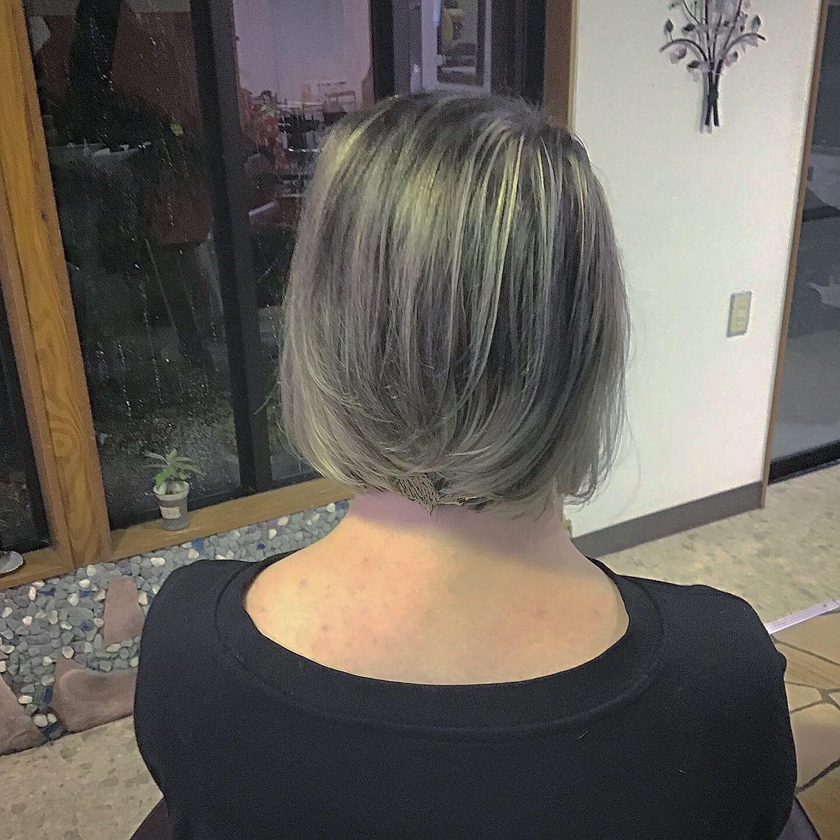 水戸の美容室 Tomo サロントモ En Twitter 当店のトップスタイリスト Hideと 人気カラーリスト 小松崎咲楽が担当 スイス人のすんだ髪色の地毛を バレイヤージュでグレージュ系にイメージチェンジ tomoヘアスタイル集 T Co Keyiirz6a9 美容室