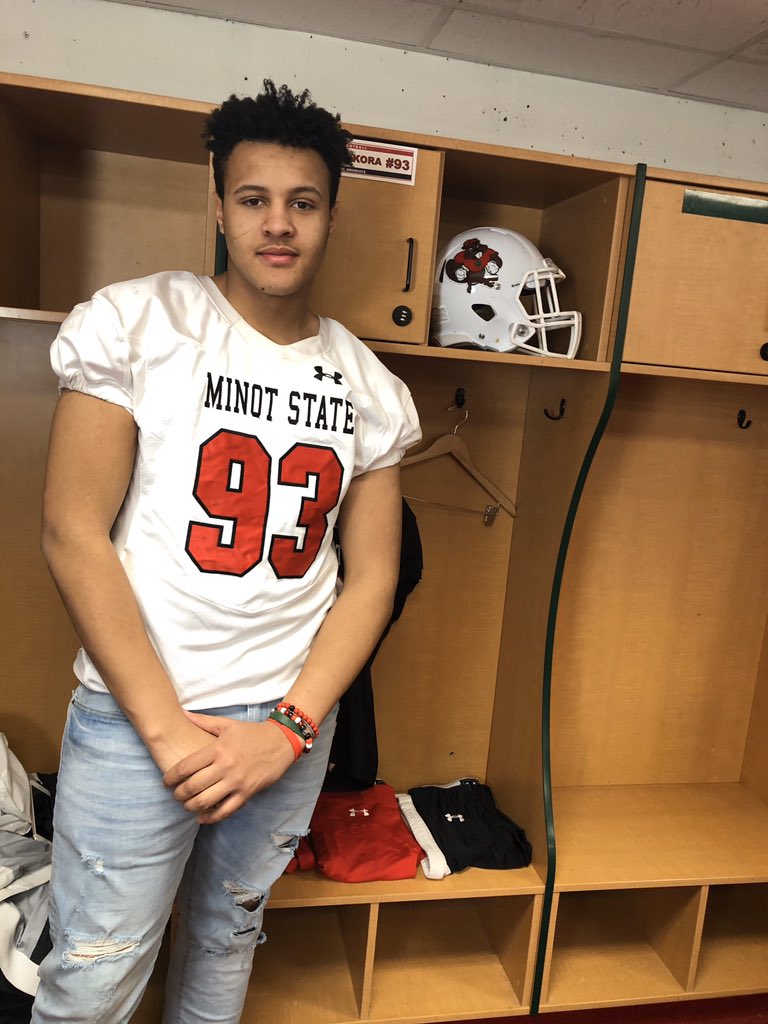 SykoraPugh's tweet photo. I want to thank my family, friends, teammates and coach’s for helping become a better player and person. Furthermore I am blessed to announce  my commitment to Minot State University, thank you @CoachEdholm @MikeAldrich for this opportunity @MSUBeaversFB https://t.co/vjju5t2CVS