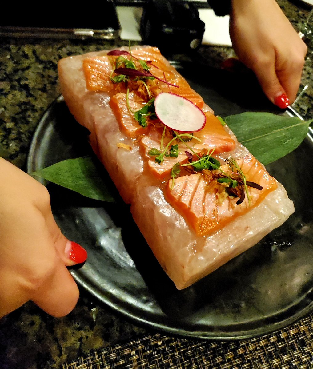 333LovelyLeslie's tweet photo. Hey #Raleigh! Feast your eyes 👀 on @sushimon_nc x @TriRestWeek 
AMAZING ⭐⭐⭐⭐⭐ #sushi #food #trianglerestaurantweek #TRW2020 #yummy #Raleigh #NC 
📸@SobeSavvy https://t.co/wM4uKcrb47
