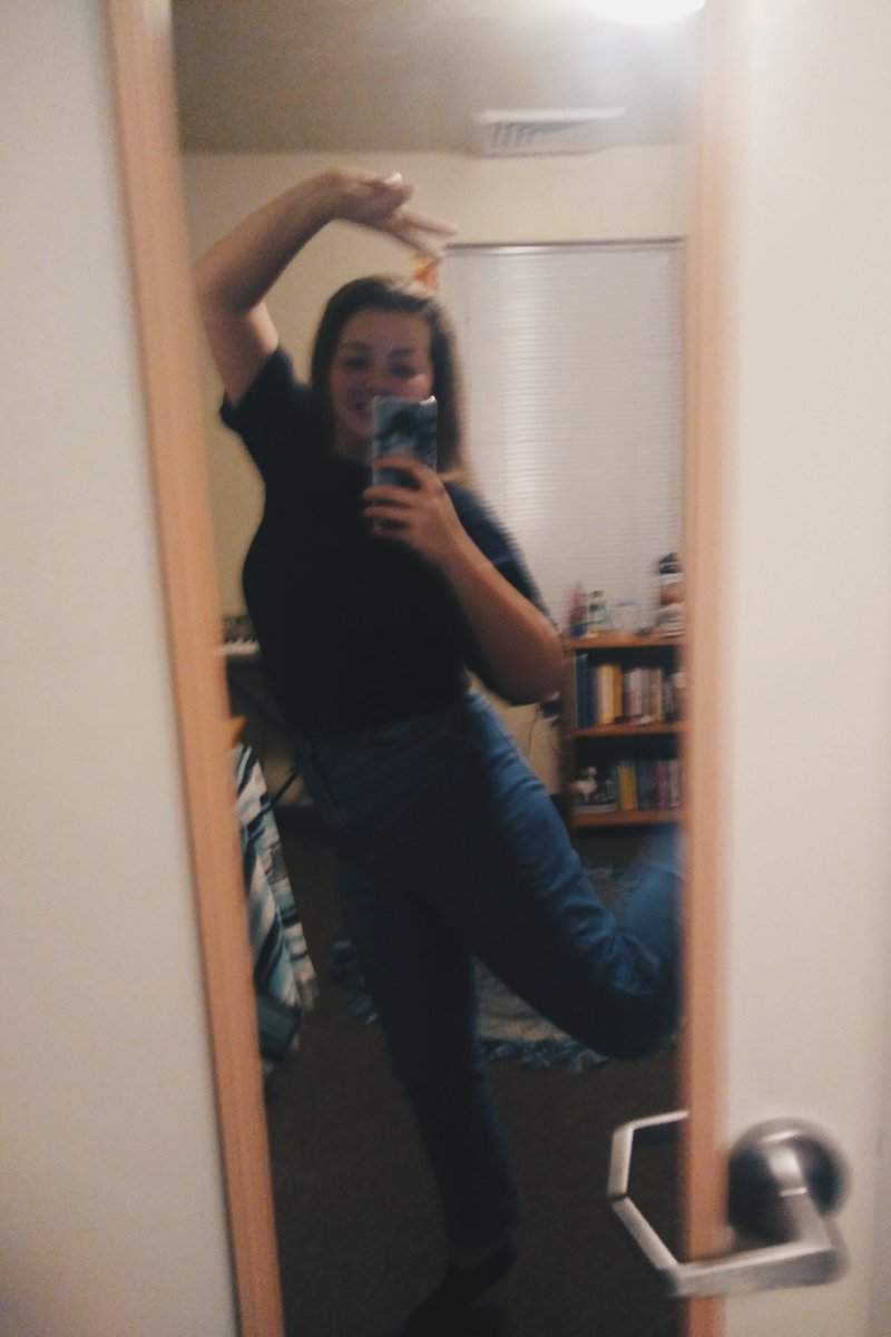 mandaleelowry's tweet photo. amanda tries to be cool then falls over: a series https://t.co/v5vGENOu9A