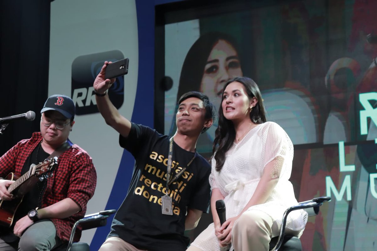 #KamisHalu mimpi boleh. Halu jangan!