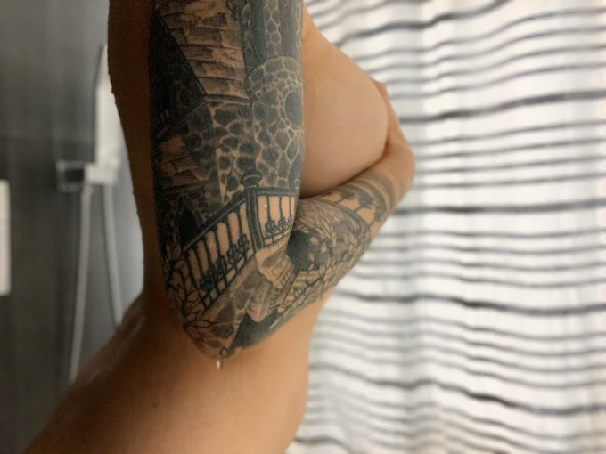 Sneak peak for tomorrow&rsquo;s video release ❤️ https://t.co/ofzdYCJToV https://t.co/ZCJCATOXGr