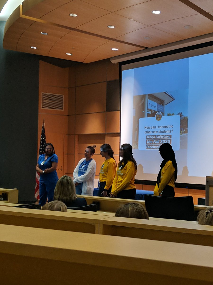 Mix-n-Mingle. Current students sharing with new students. #imintherightplace