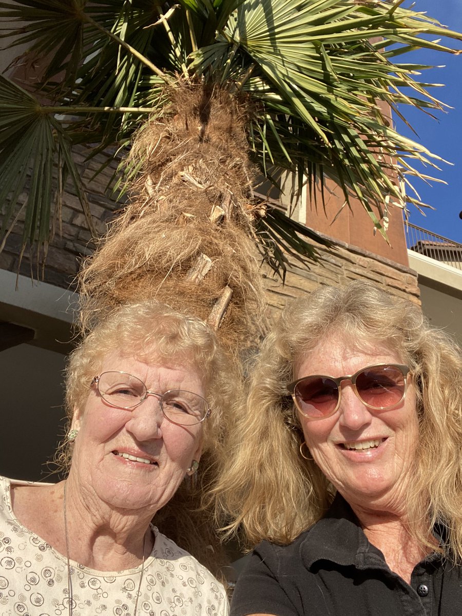 choirdivajohnso's tweet photo. What do you do to beat the cold weather?  You grab your mom, fly to Phoenix, and sit by the pool all day! https://t.co/BTFcwoa668