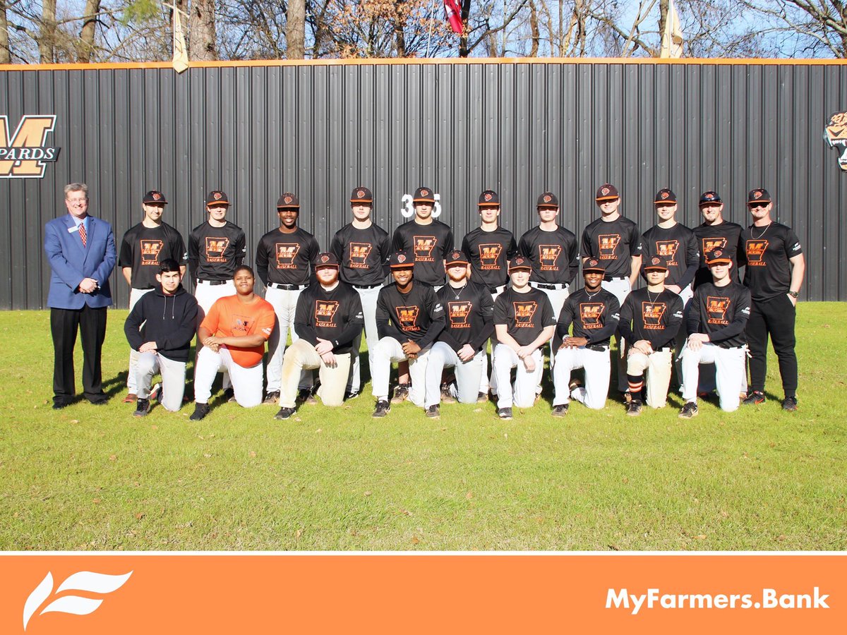 MyFBTBank's tweet photo. We were proud to sponsor the @MalvernBaseball  practice shirts this year ⚾️ We're ready for baseball season. Go Leopards! #BankingWithHEART💙 https://t.co/lGg97aSw17