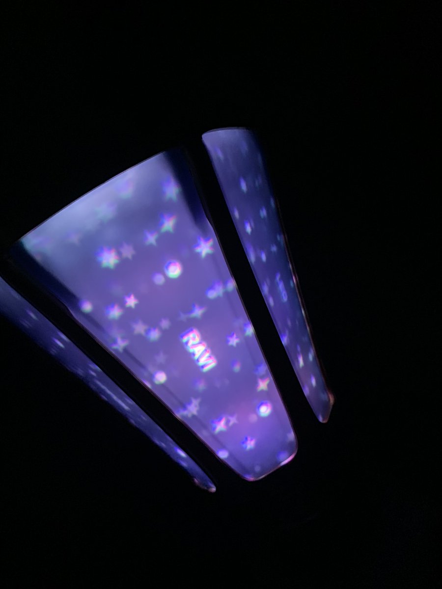 chanicos's tweet photo. #StarlightStick is a work of art in every color!! The slow shift as the battery drains is so satisfying 💙💚💛❤️ https://t.co/GqoPokoU7p