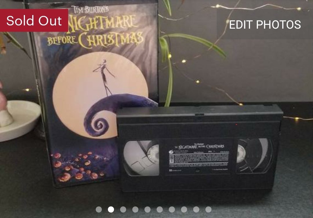 rorie_burke's tweet photo. Just got my first bad review. A woman claims I sent her a bug infested video. And then the pictures she sends me isn't even the same video I sold her. πππ€ I'm so upset and angry! #WTF #smallbusinessproblem https://t.co/EoSCHqRidr