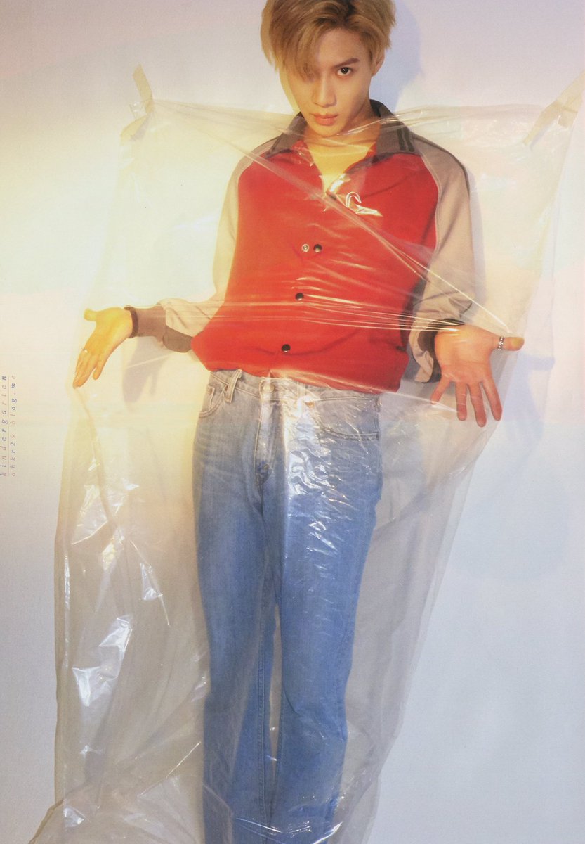 Here we go with random pics of Taemin in anything red 