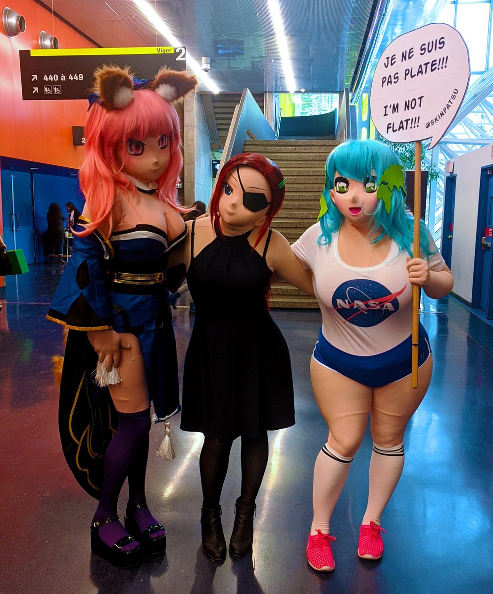 SKinpatsu's tweet photo. Back to sharing pics from almost 2 months ago, at #MontrealMiniComicCon #MtlMiniComicCon #MiniComicCon #MiniComicConMontreal
Safaia as #earthchan, with @nanako_doll1, @ame_kig and @CayerJosie (who took the second pic.) https://t.co/ckwPCgqj22