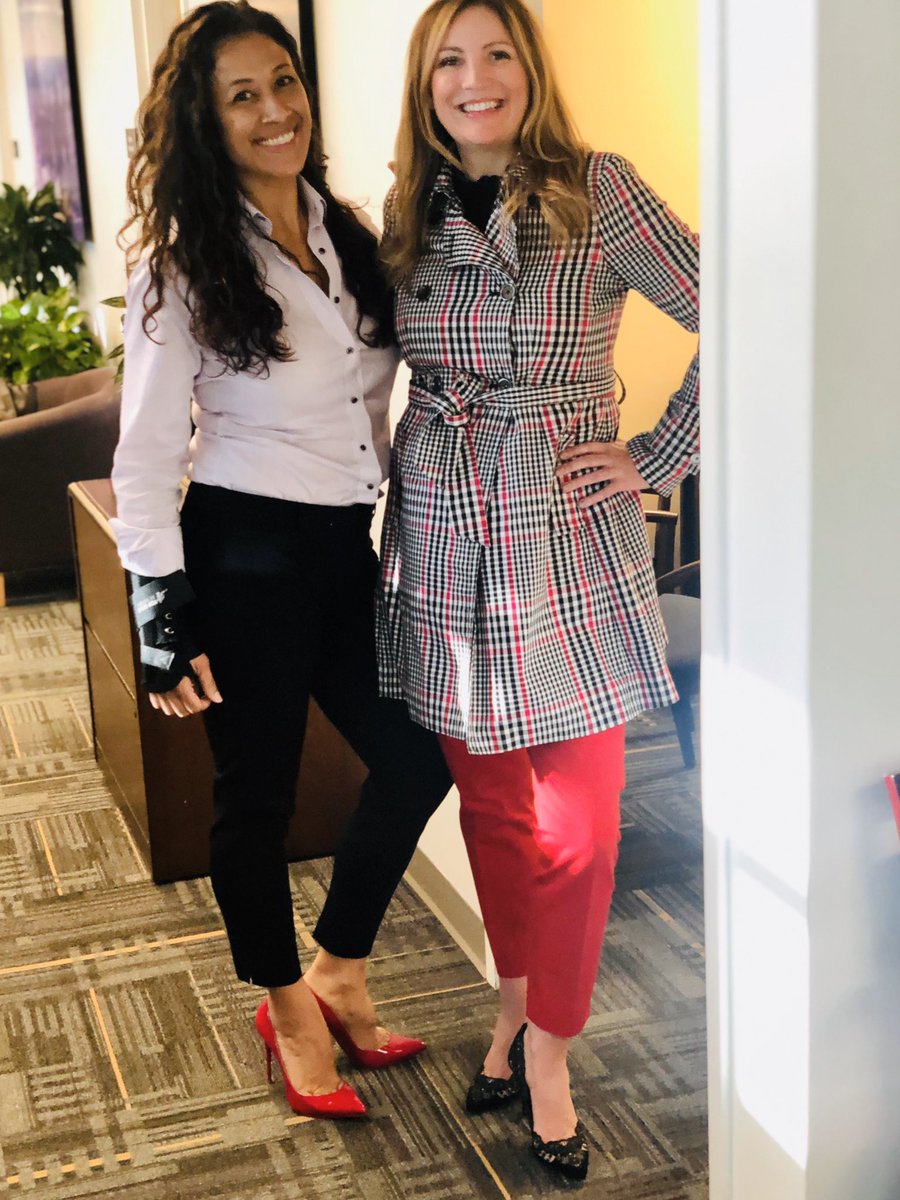 kwoodruffWF's tweet photo. @WellsFargo communications team is as bright as their outfits today #redforwellsfargowednesday #howcutearethey @JCampbellWF @YGarciaPereaWF https://t.co/FxzxFDL7Pf