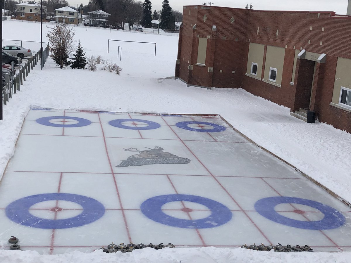 MrMcGurryPE's tweet photo. Curling Rink 🥌 is ready to go! #ElemPE #PhysEd https://t.co/wD4wEWp80G
