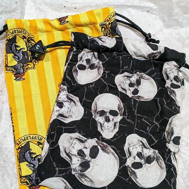nothingelseontv's tweet photo. Check out my amazing new dice bags from @croakingcrocodile my Hufflepuff Paladin and his Necromancer are going to be very happy! #dicebag #dnd #dungeonsanddragons https://t.co/ZoPuqw3aOc