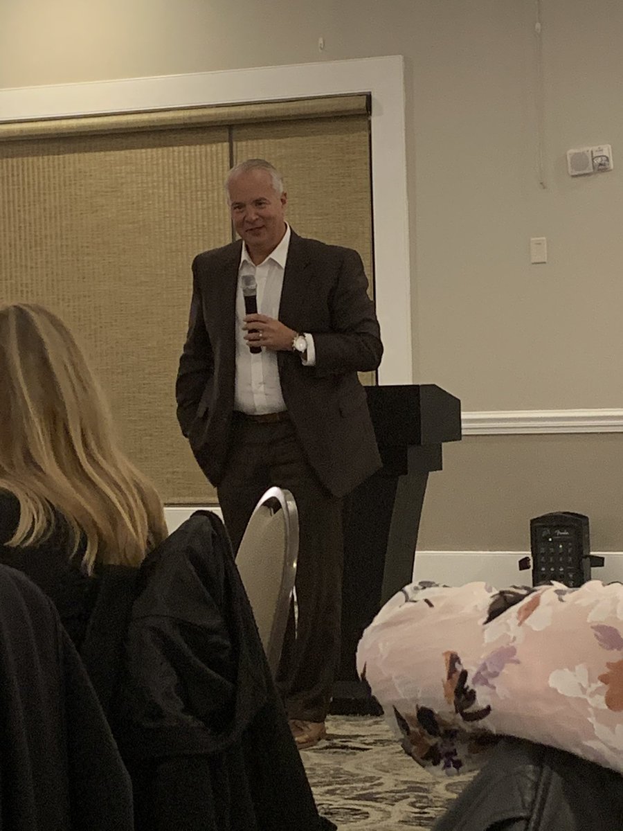 JessicaAivazis's tweet image. @vcsvasa VASA &amp;amp; PDK enjoyed hearing the words of wisdom of following our passions from our guest speaker, John Rivers, the Founder &amp;amp; CEO of 4R Restaurant Group and The 4Rootd Farm. #VCSVASA