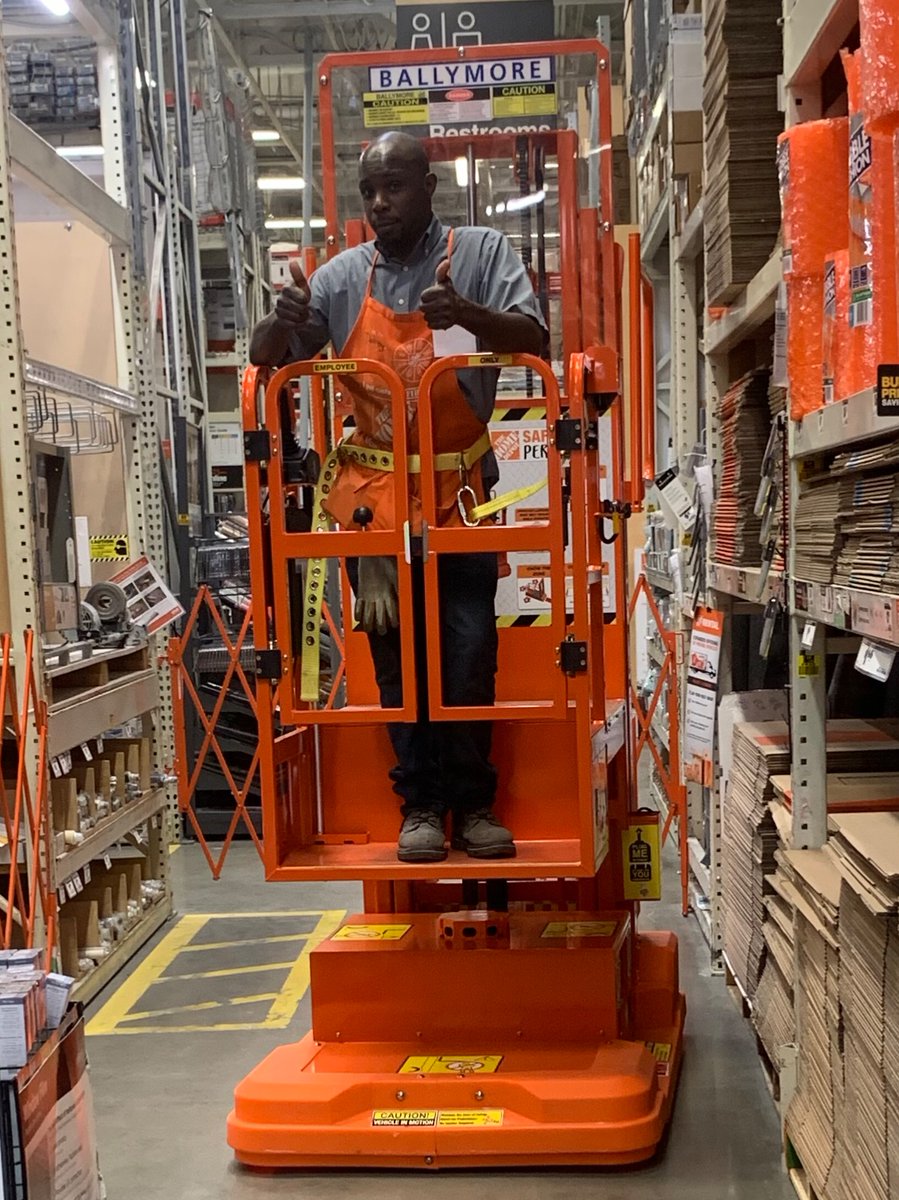 Del Roy is loving our new Ballymore ladders!!! <a href="/dustin_woolsey/">Dustin C Woolsey</a> @524_TONY <a href="/lululee27x/">Lulu Lee</a> @jromero977 <a href="/LemonGroveHD/">Lemon Grove Home Depot</a>