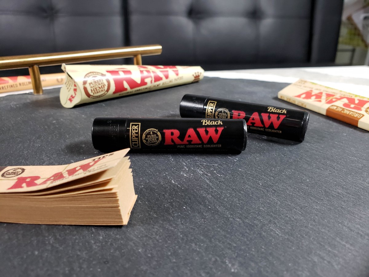 It's getting hot in here with these RAW Black Clipper Lighters 🔥
Follow the link below to see more 🎩

bddy.me/2NQ97Di